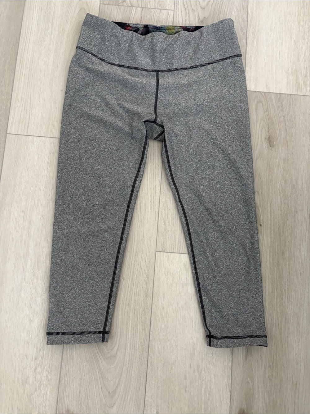 90 Degree By Reflex Black Floral Cropped Leggings - Picture 5 of 6